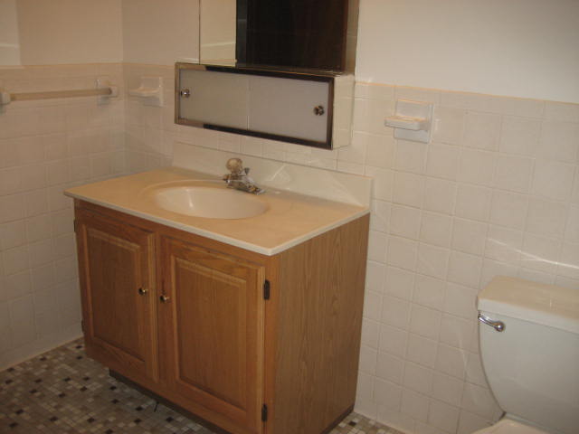 Building Photo - Crestwood Apartments