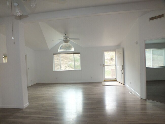 Foto del edificio - Rescue Retreat 1700 sf 2/2 with workshop
