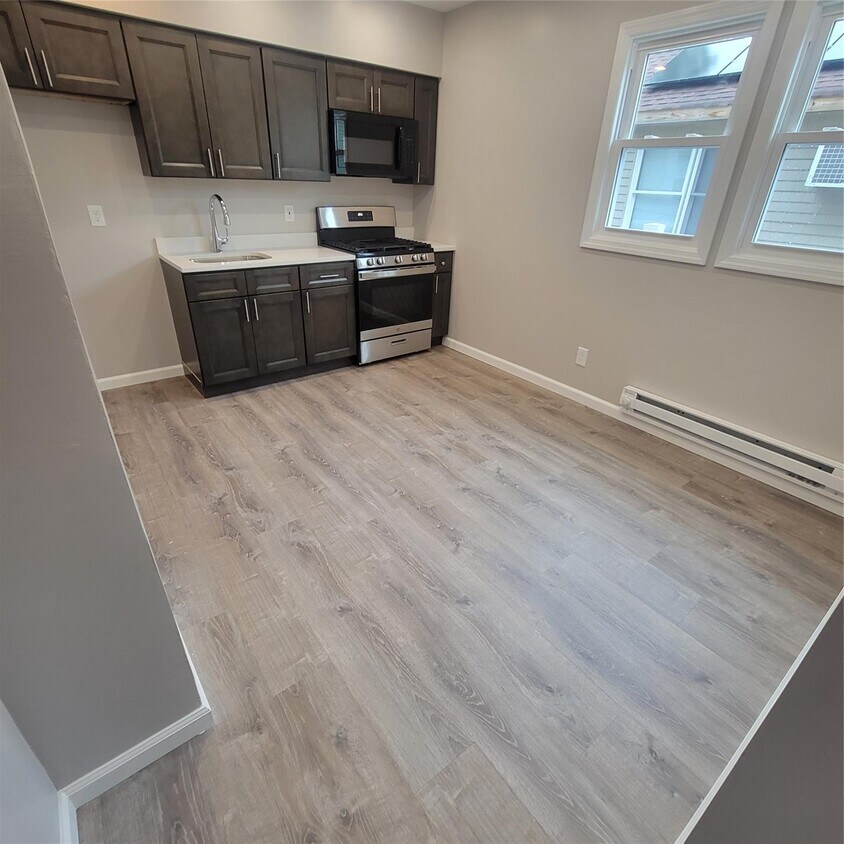 Primary Photo - 150 1st Ave