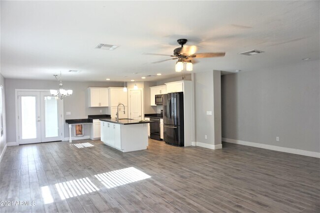 Foto del edificio - 640 S Hazel Ct