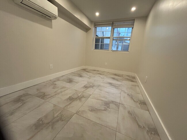 Foto del edificio - EAST NEW YORK AVE.