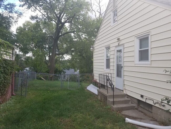 Foto del edificio - Spacious 4 Bedroom 1.5 Bath House!!