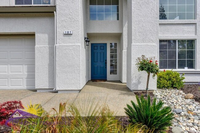 Foto del edificio - Spacious Two-story 3 Bed 2.5 Bath 2,059 Sq...