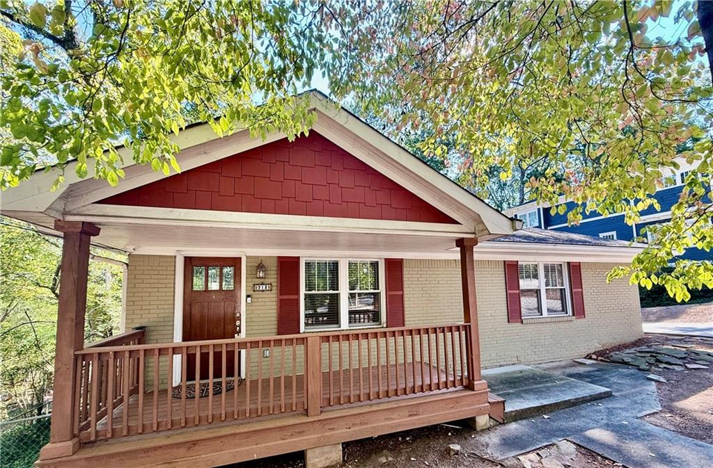 Primary Photo - 213 Lansdowne Ave