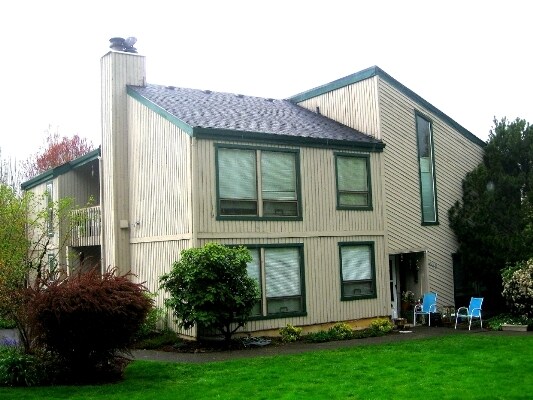 Primary Photo - Issaquah Triplex