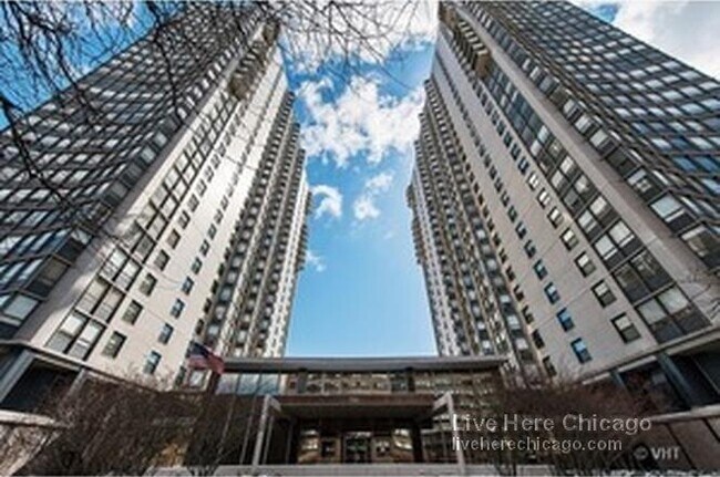 Building Photo - 5701 N Sheridan