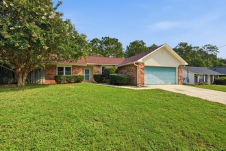Building Photo - 1243 Jefferyscot Dr