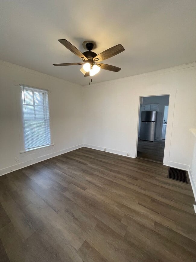 Foto del edificio - Charming, Two bedroom, One bathroom house in Columbia!