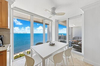 Building Photo - 881 Ocean Dr
