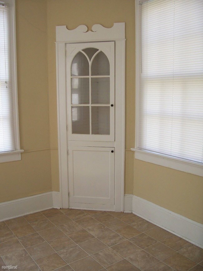 Building Photo - 165 Arlington Rd