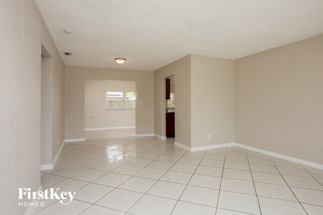 Foto del edificio - 3430 NW 34th St