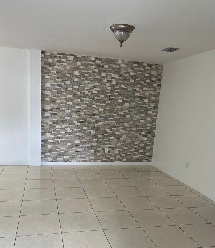 Foto del edificio - 2230 NW 1st St