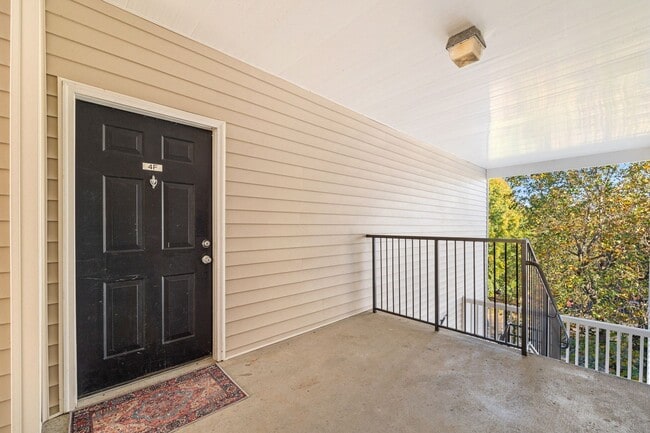 Building Photo - 270 Riverbend Dr