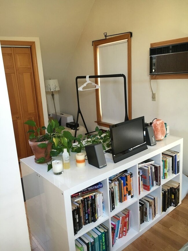 Foto del edificio - HOT NEWTON LISTING!!!