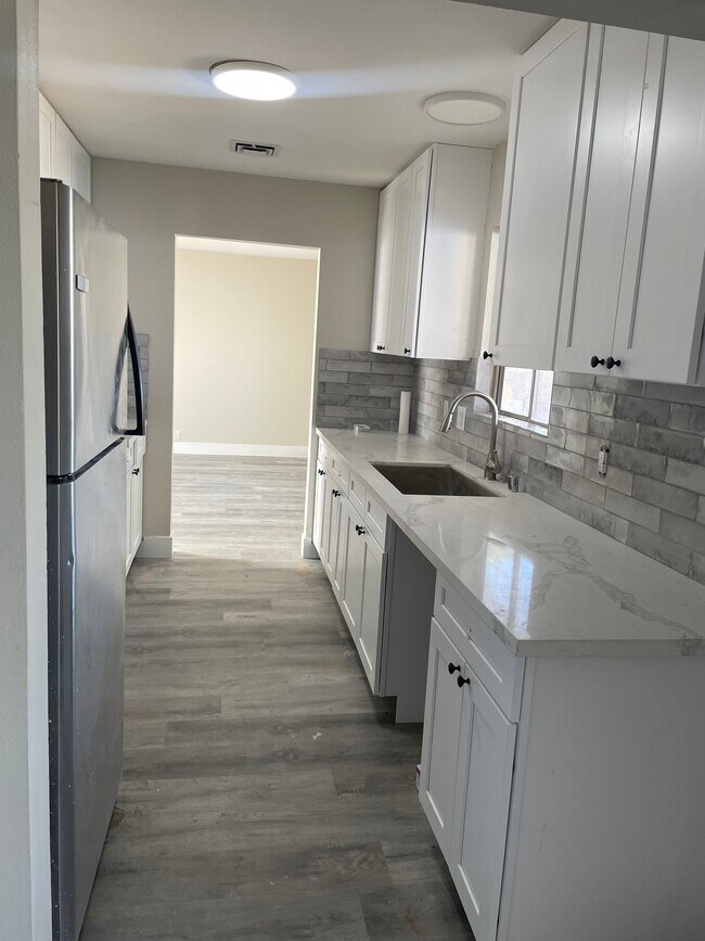 Building Photo - 5170 W Lake Mead Blvd