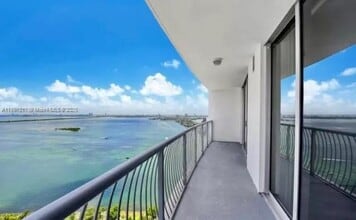 Building Photo - 1750 N Bayshore Dr