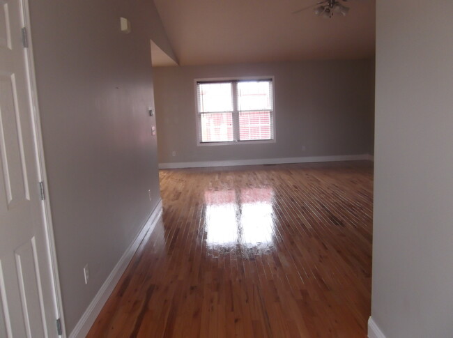 Foto del edificio - 1313 Peppermill Ln