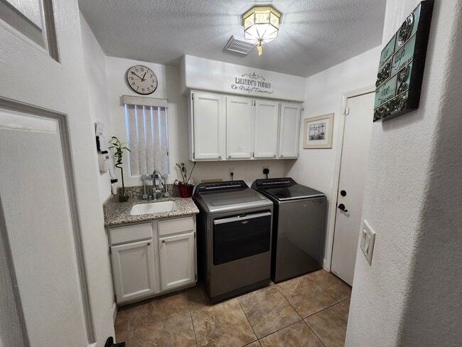 Building Photo - 37729 Rockie Ln