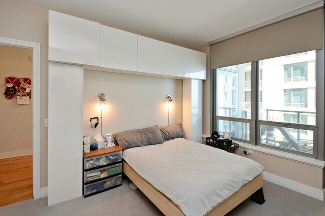 Foto del edificio - 600 N Lake Shore Dr