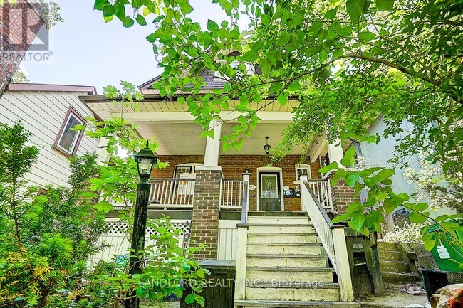 Photo du bâtiment - 92 Neville Park Blvd