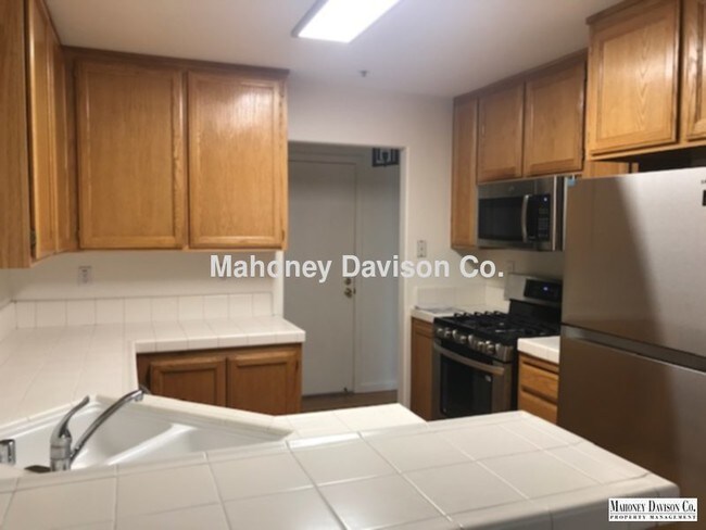 Foto del edificio - 828 Vineyard Pl