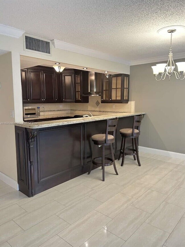 Foto del edificio - 1590 Fairway Rd