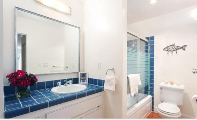 Bathroom with bathtub/sh - 5140 Diamond Heights Blvd