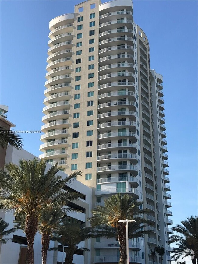 Building Photo - 1755 E Hallandale Beach Blvd