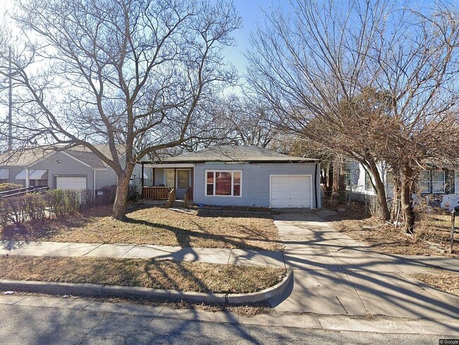 Building Photo - 1223 N Piatt Ave