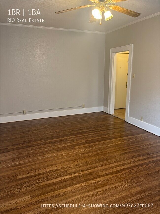 Foto del edificio - 975 N Washington St