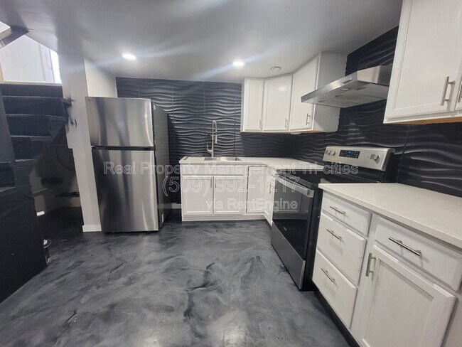 Foto del edificio - 400/402 Barth Ave