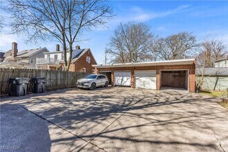 Building Photo - 2490 Noble Rd