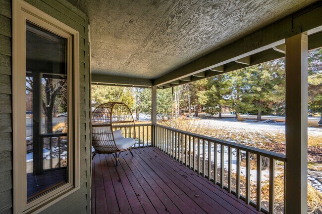 Building Photo - Furnished Bend 3 Bed 2.5 Bath w/ Office, Expansive Backyard and RV Parking
