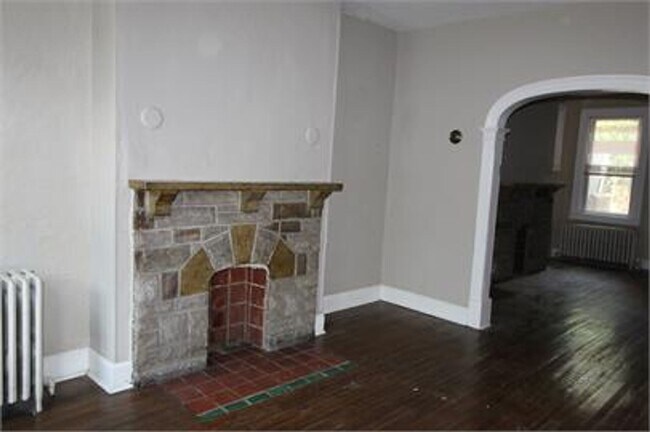 Foto del edificio - Beautiful Townhome on Quiet Street in the ...