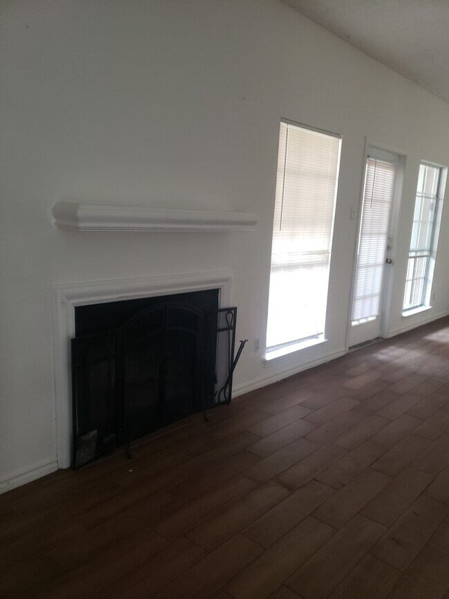 Building Photo - 3621 W Northgate Dr