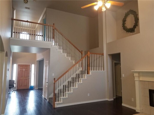 Building Photo - 1435 Pine Bluff Dr