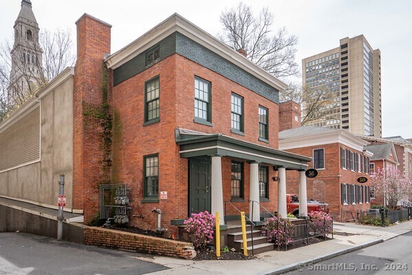 Building Photo - 36 Lewis St