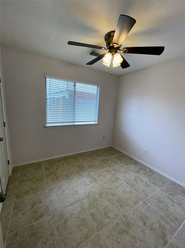 Building Photo - 4010 Bealey Ln
