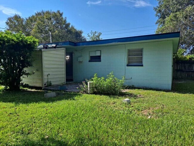 Foto del edificio - 3627 Old Tampa Hwy
