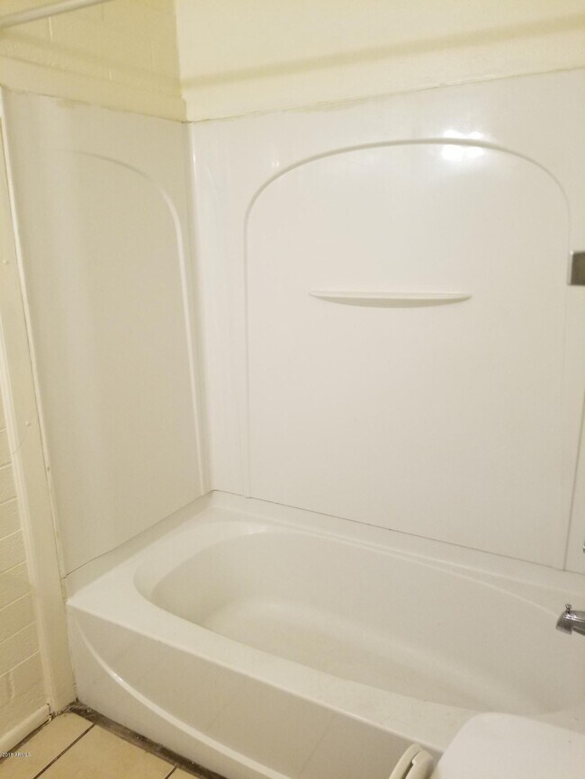 Foto del edificio - 5936 W Crestwood Way