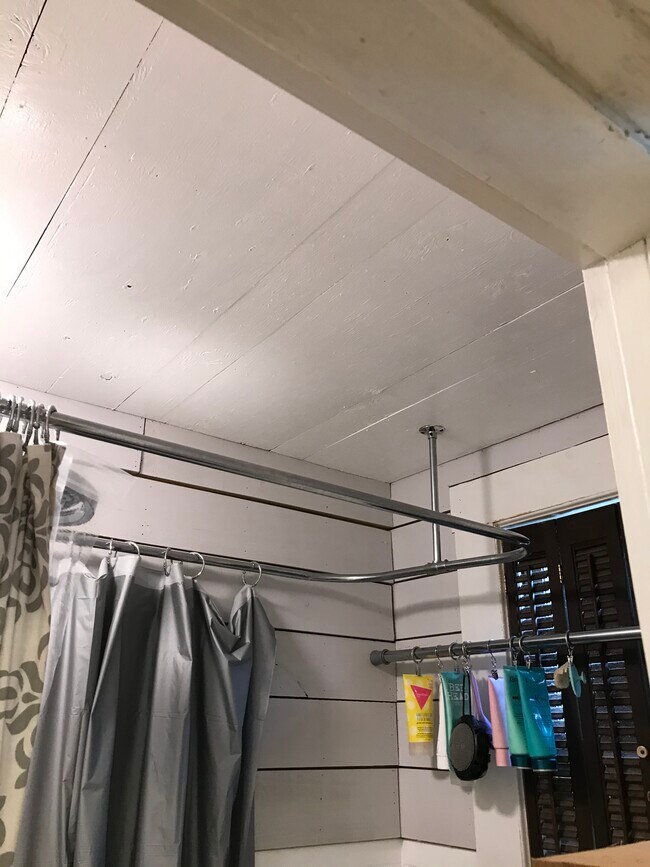 Foto del edificio - 77 W Main St