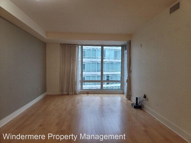 Foto del edificio - 1 br, 0.5 bath House - 320 Washington Aven...