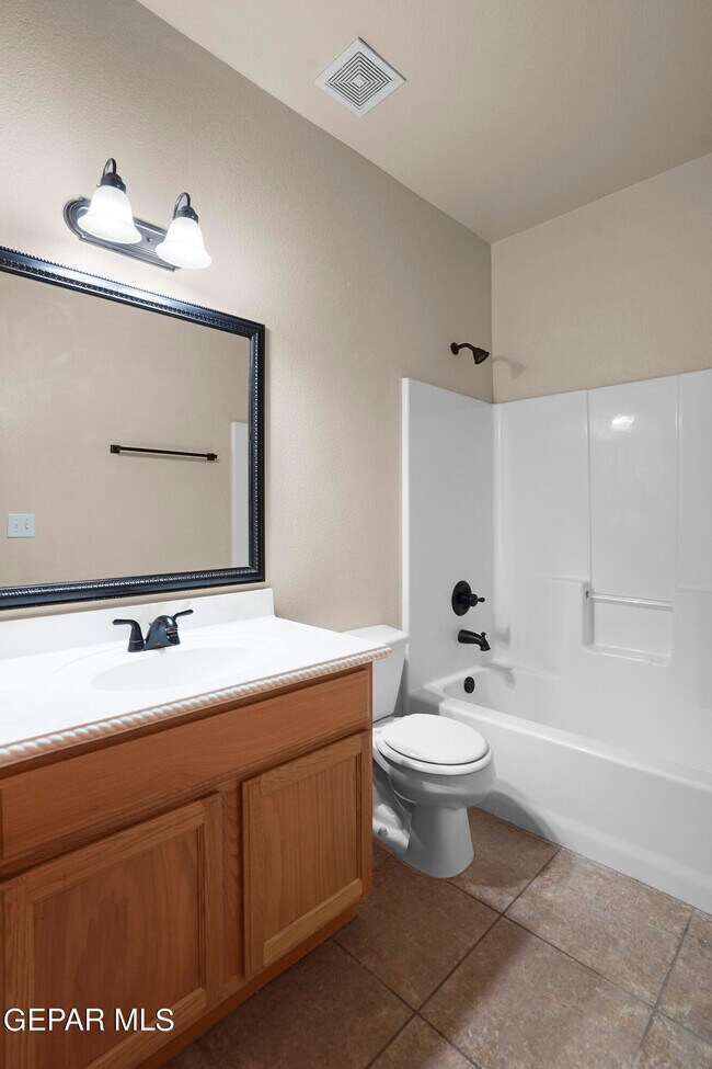 Building Photo - 6732 Crucero Del Sol Dr