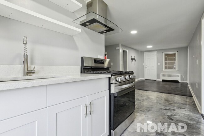 Foto del edificio - Stunning Newly Renovated 2-Bedroom Apartme...