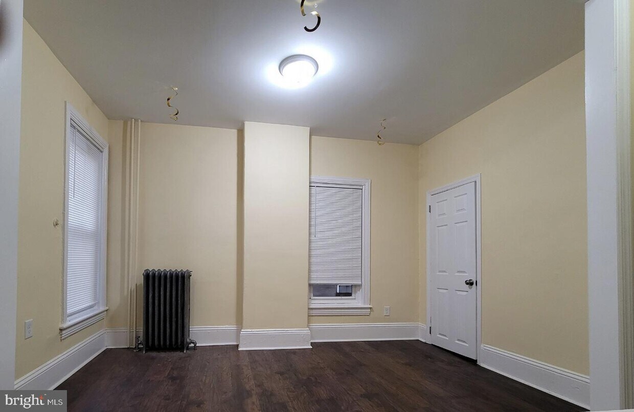 Primary Photo - 204 W Hanover St