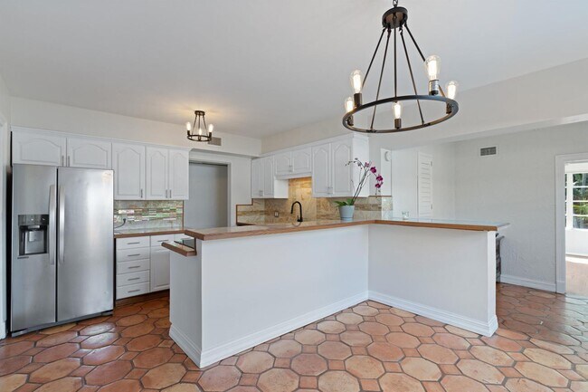 Foto del edificio - 215 Columbia Dr