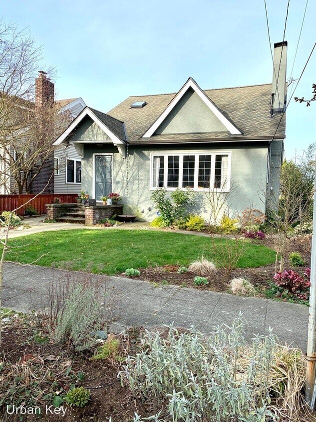 Primary Photo - 3 br, 2 bath House - 3459 41st Ave SW