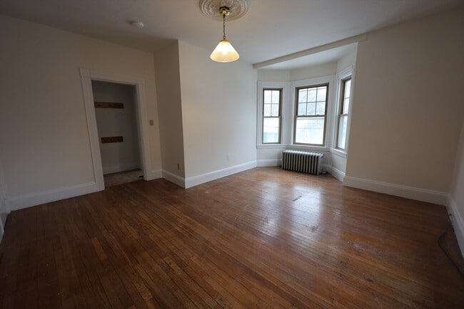 Building Photo - 31 June St