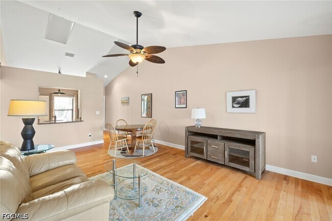 Foto del edificio - 4616 SE 5th Pl