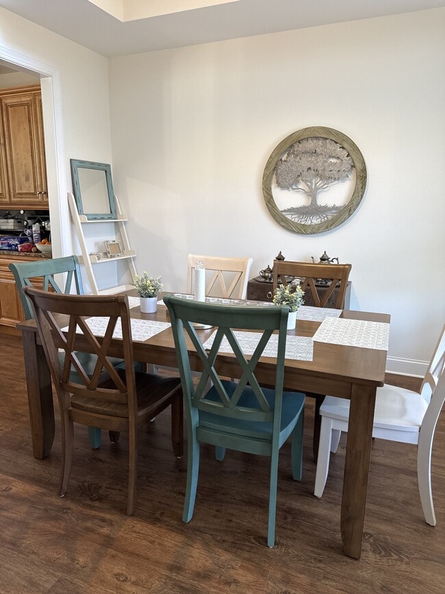 Foto del edificio - 385 Trinity Pond Road